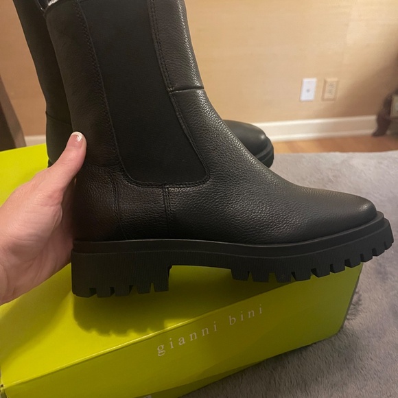 Gianni Bini Black Chelsea Boots - Picture 4 of 4